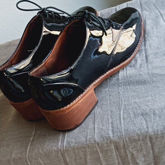 Black Patent Dressy Oxfords - Picture 5 of 9